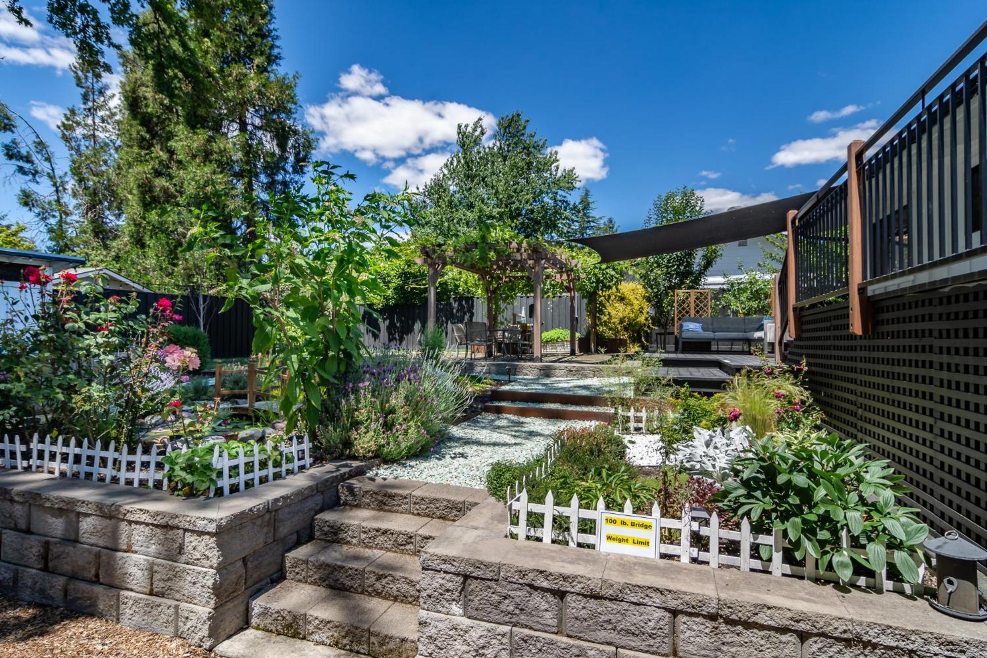 Chic Rv Retreat, Stunning Yard In Roseburg Hotel Exterior photo